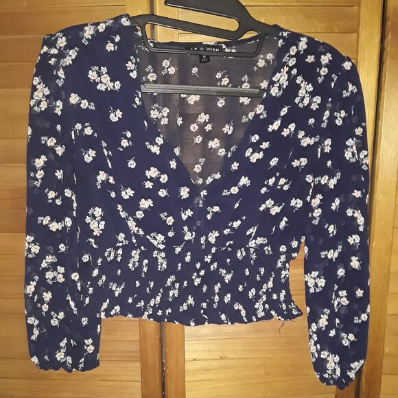 As U Wish SZ MED Blue Floral Sheer Smocked Waist Long Sleeve Low V Crop Top - Picture 1 of 5